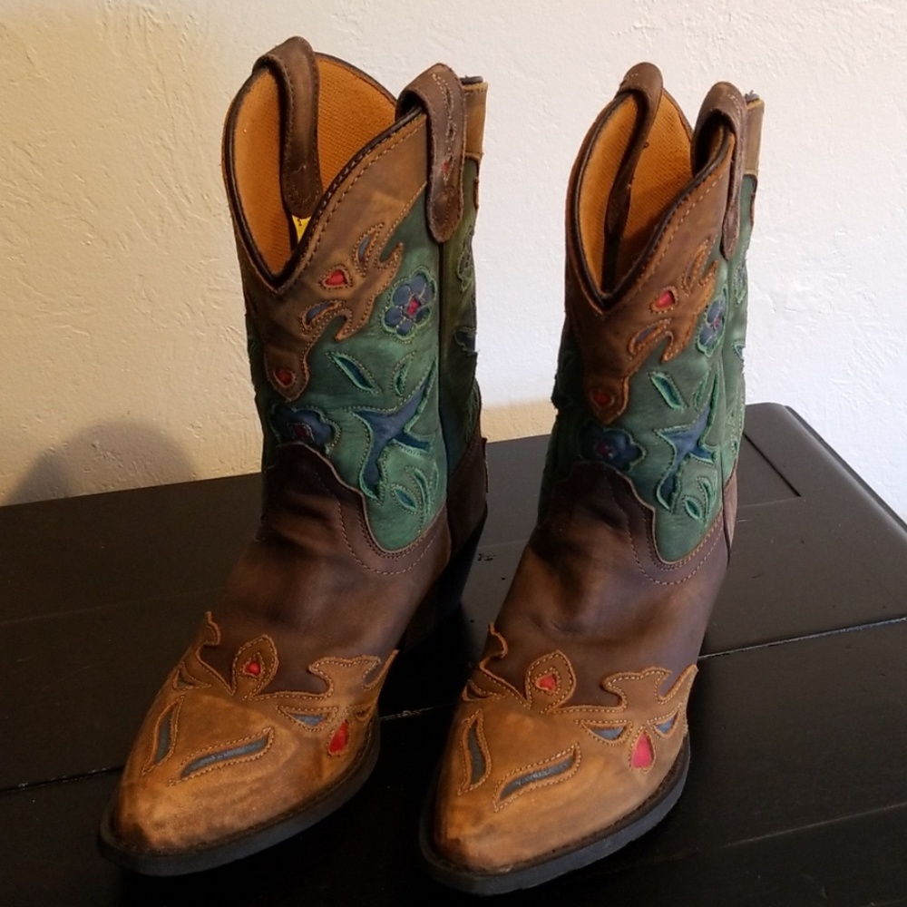 Girls Adorable Cowgirl boots